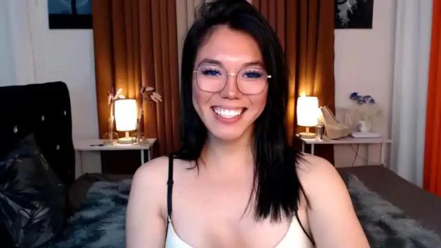 Image 11 of ellahollywood1818 Stream on Chaturbate on 14 months ago