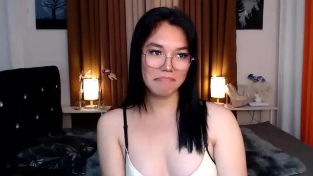 Image 11 of ellahollywood1818 Stream on Chaturbate on 14 months ago