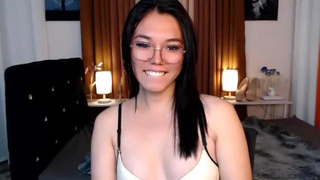 Image 3 of ellahollywood1818 Stream on Chaturbate on 13 months ago