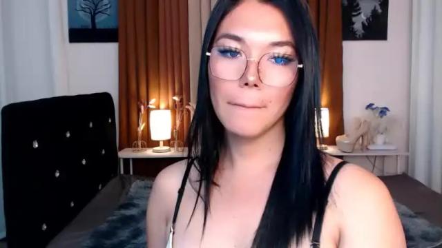 Image 12 of ellahollywood1818 Stream on Chaturbate on 13 months ago