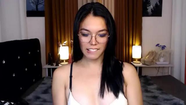 Image 3 of ellahollywood1818 Stream on Chaturbate on 12 months ago