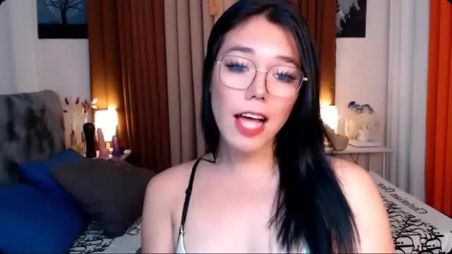 Image 4 of ellahollywood1818 Stream on Chaturbate on 12 months ago