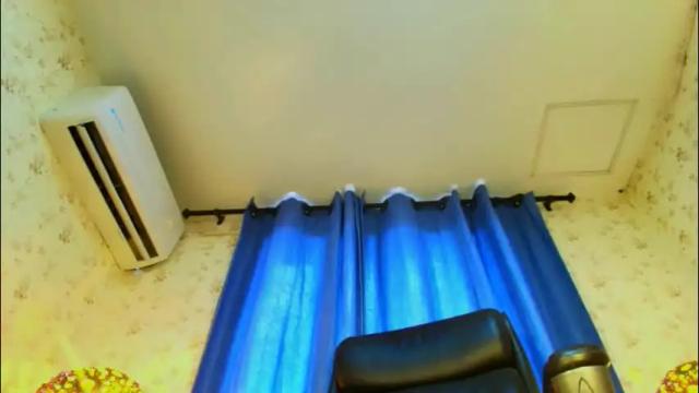 Image 4 of ellajanes Stream on Chaturbate on 2 months ago