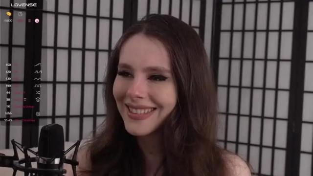 Image 11 of ellakind Stream on Chaturbate on 16 months ago