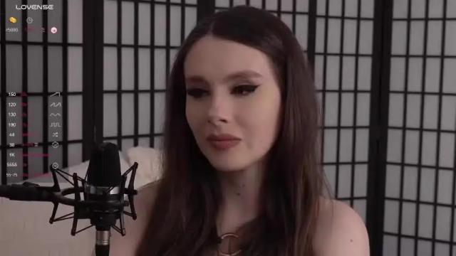 Image 4 of ellakind Stream on Chaturbate on 16 months ago