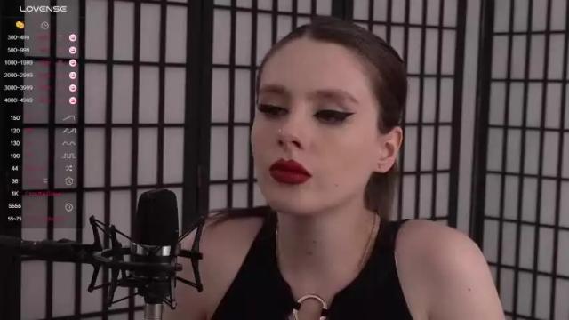 Image 8 of ellakind Stream on Chaturbate on 16 months ago
