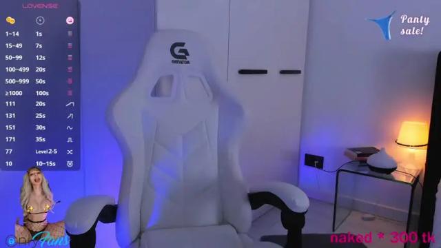 Image 11 of ellamilano Stream on Chaturbate on 15 days ago
