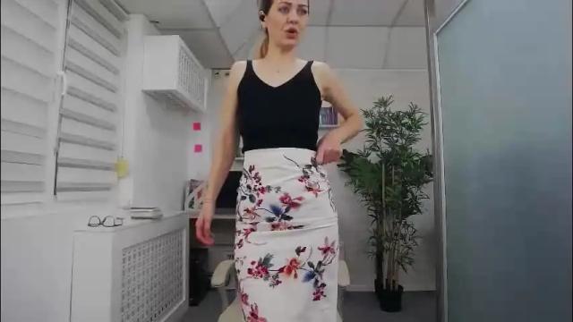 Image 8 of ellamilf Stream on Chaturbate on 1 day ago