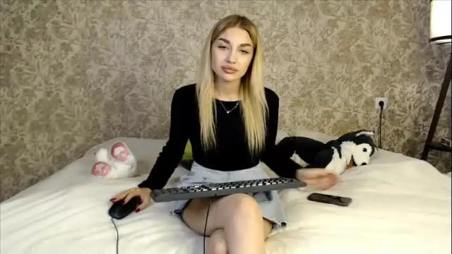 Image 3 of ellamilla Stream on Chaturbate on 17 days ago
