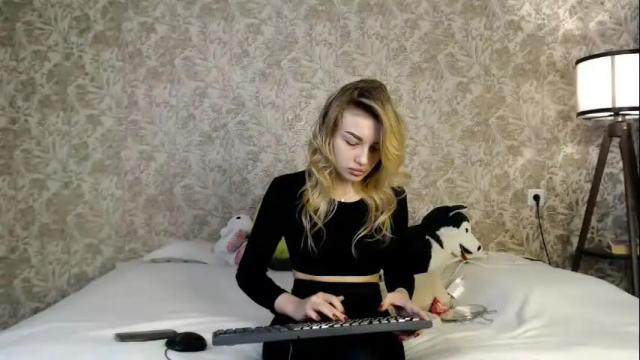 Image 3 of ellamilla Stream on Chaturbate on 1 month ago