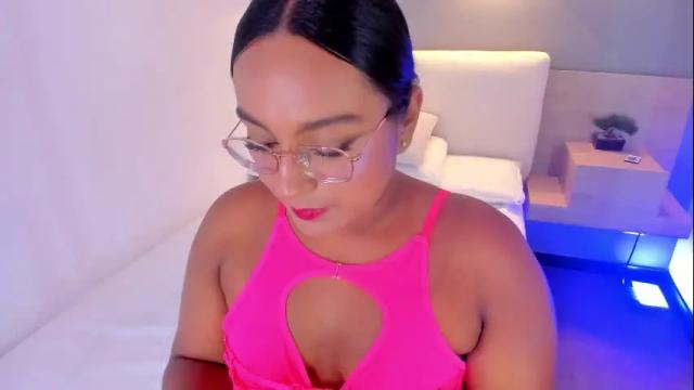 Image 3 of ellamontoya Stream on Chaturbate on 1 month ago