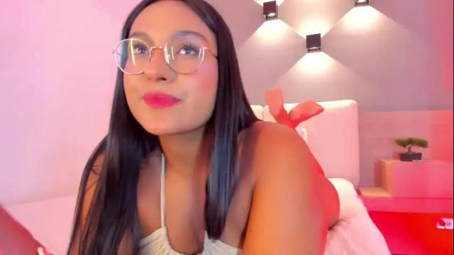 Image 12 of ellamontoya Stream on Chaturbate on 20 days ago