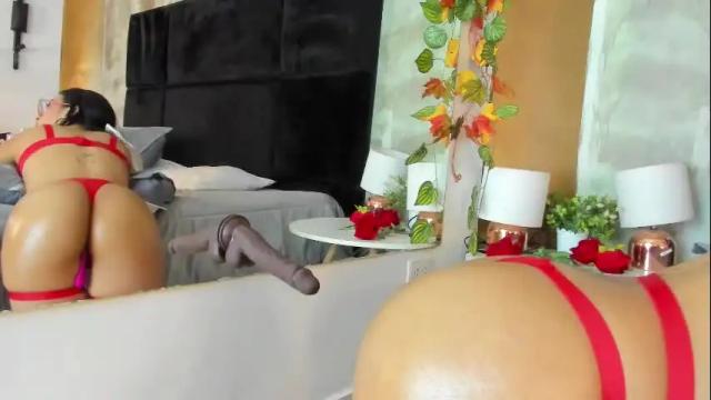 Image 10 of ellaochoa Stream on Chaturbate on 1 month ago