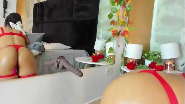 Image 12 of ellaochoa Stream on Chaturbate on 1 month ago