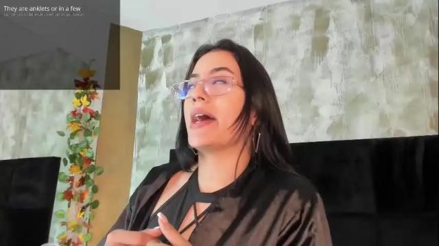 Image 10 of ellaochoa Stream on Chaturbate on 25 days ago