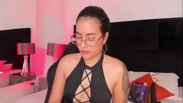 Image 11 of ellaochoa Stream on Chaturbate on 8 days ago
