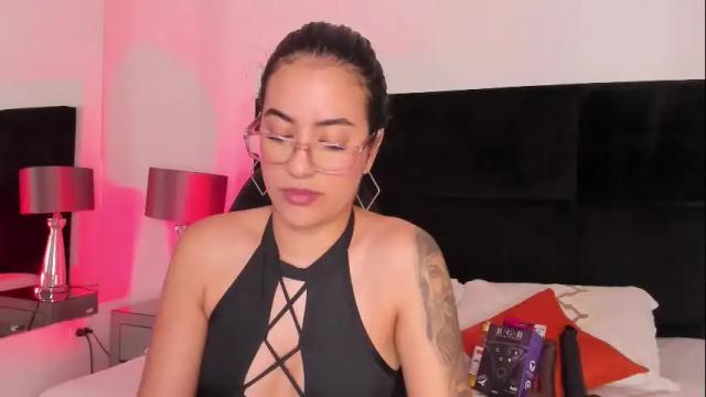 Image 7 of ellaochoa Stream on Chaturbate on 8 days ago