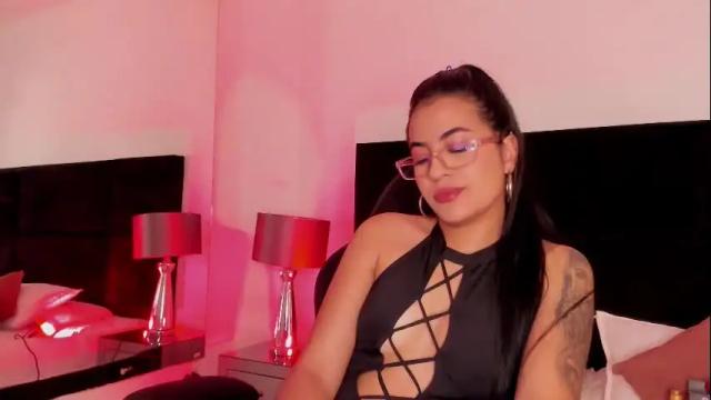 Image 4 of ellaochoa Stream on Chaturbate on 1 month ago