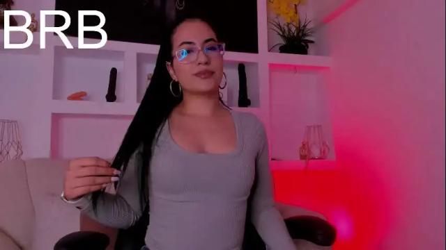 Image 11 of ellaochoa Stream on Chaturbate on 13 days ago