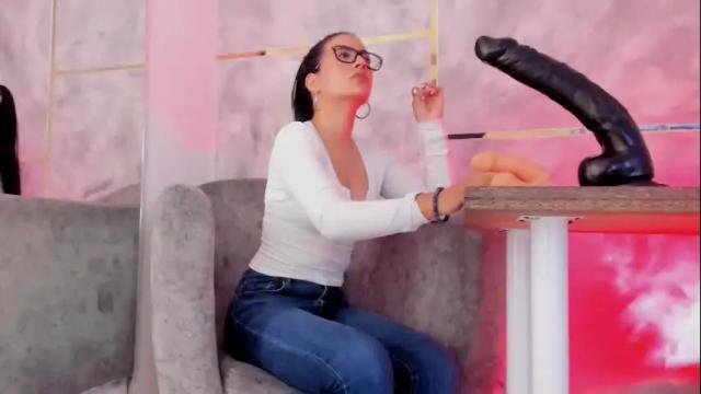 Image 7 of ellaochoa Stream on Chaturbate on 20 hours ago
