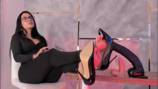 Image 12 of ellaochoa Stream on Chaturbate on 23 days ago