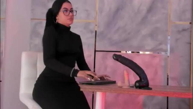 Image 2 of ellaochoa Stream on Chaturbate on 19 days ago