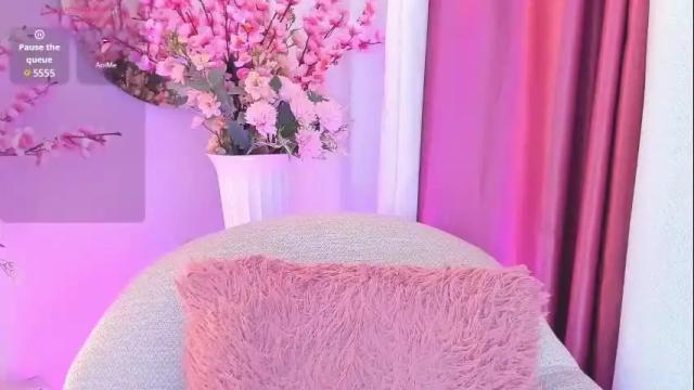 Image 10 of ellarosee_ Stream on Chaturbate on 1 month ago