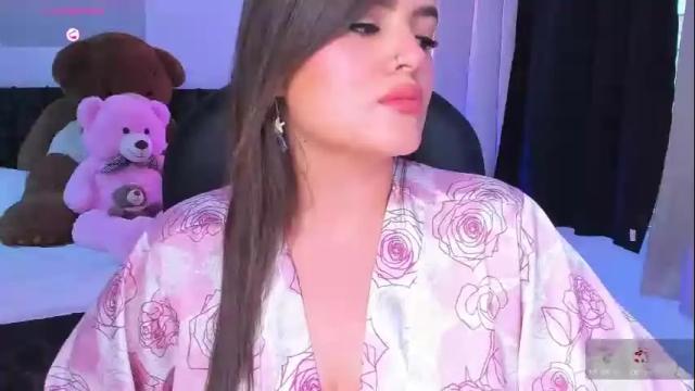 Image 2 of ellarosee_ Stream on Chaturbate on 10 days ago