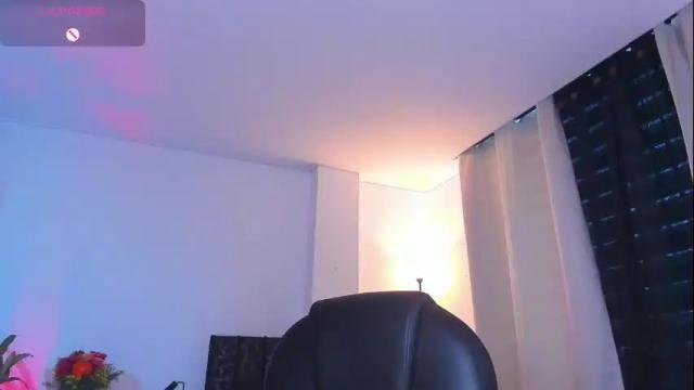 Image 6 of ellarosee_ Stream on Chaturbate on 3 months ago