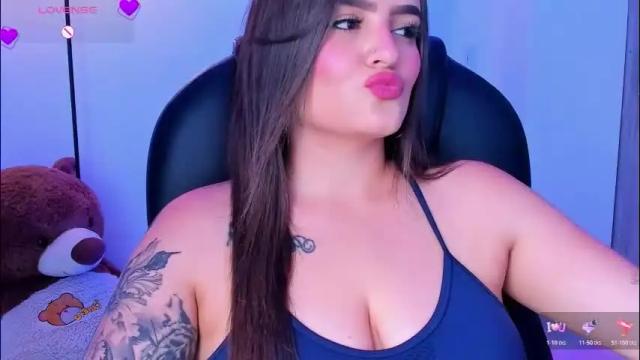 Image 8 of ellarosee_ Stream on Chaturbate on 1 month ago