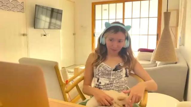 Image 3 of ellcrys Stream on Chaturbate on 13 months ago
