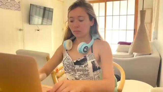 Image 4 of ellcrys Stream on Chaturbate on 13 months ago