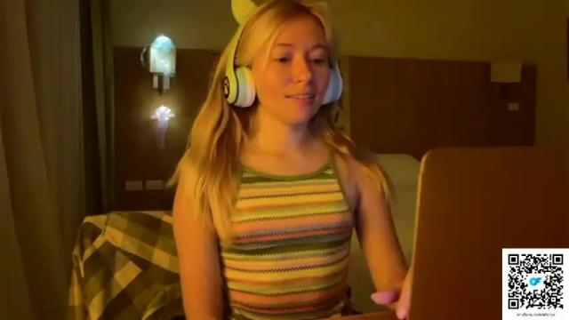 Image 10 of ellcrys Stream on Chaturbate on 13 months ago