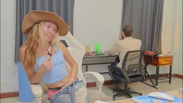 Image 10 of ellcrys Stream on Chaturbate on 1 month ago