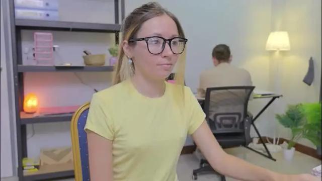 Image 4 of ellcrys Stream on Chaturbate on 1 month ago