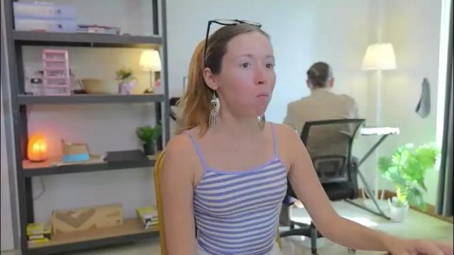 Image 8 of ellcrys Stream on Chaturbate on 20 days ago