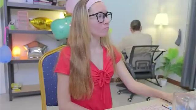 Image 2 of ellcrys Stream on Chaturbate on 23 days ago