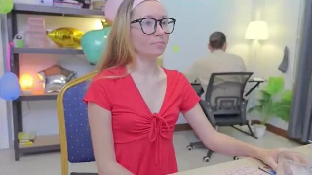 Image 6 of ellcrys Stream on Chaturbate on 23 days ago