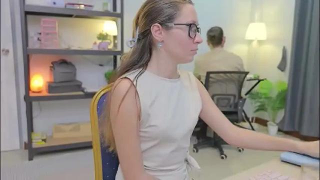 Image 7 of ellcrys Stream on Chaturbate on 5 days ago