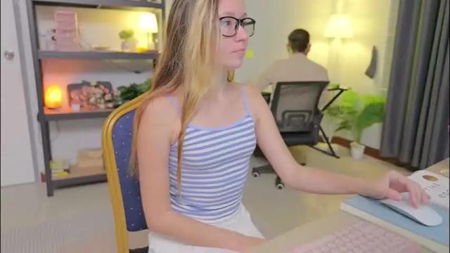 Image 4 of ellcrys Stream on Chaturbate on 1 day ago