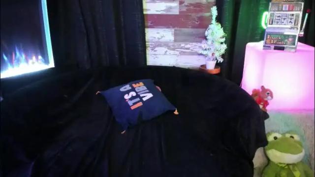 Image 2 of elle4you Stream on Chaturbate on 1 month ago