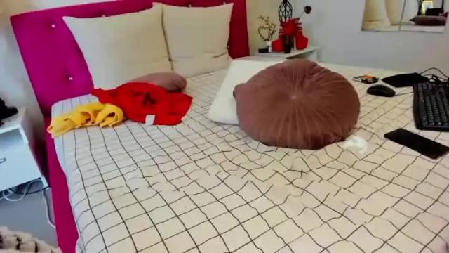 Image 12 of elle_dior Stream on Chaturbate on 20 months ago