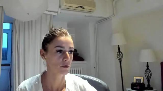 Image 2 of elle_dior Stream on Chaturbate on 19 months ago
