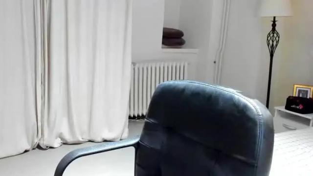 Image 3 of elle_dior Stream on Chaturbate on 19 months ago