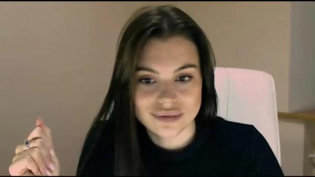 Image 4 of elle_fannning Stream on Chaturbate on 20 months ago
