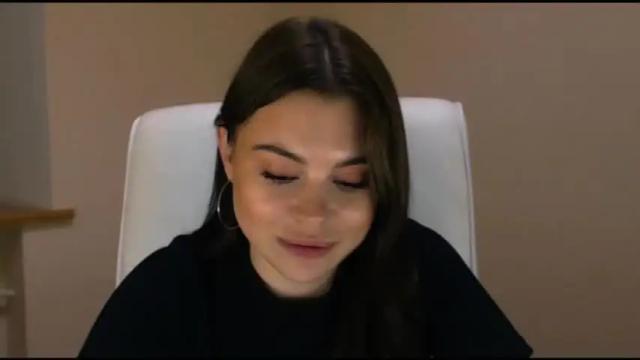 Image 3 of elle_fannning Stream on Chaturbate on 20 months ago