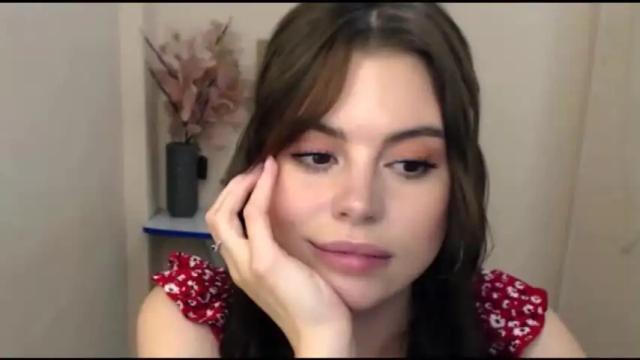 Image 12 of elle_fannning Stream on Chaturbate on 20 months ago