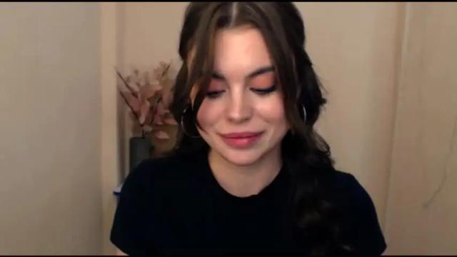 Image 11 of elle_fannning Stream on Chaturbate on 20 months ago