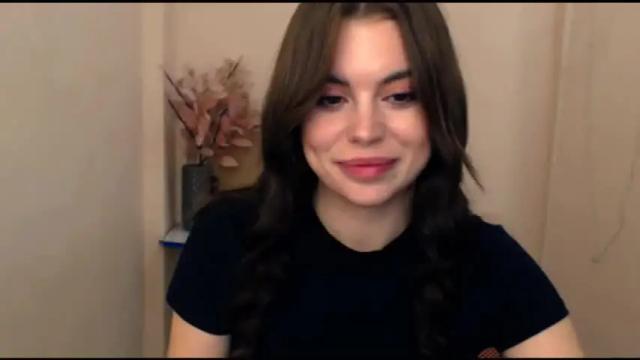 Image 2 of elle_fannning Stream on Chaturbate on 20 months ago