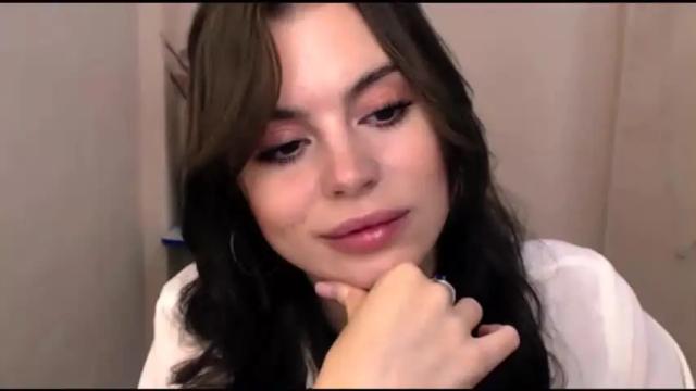 Image 3 of elle_fannning Stream on Chaturbate on 20 months ago